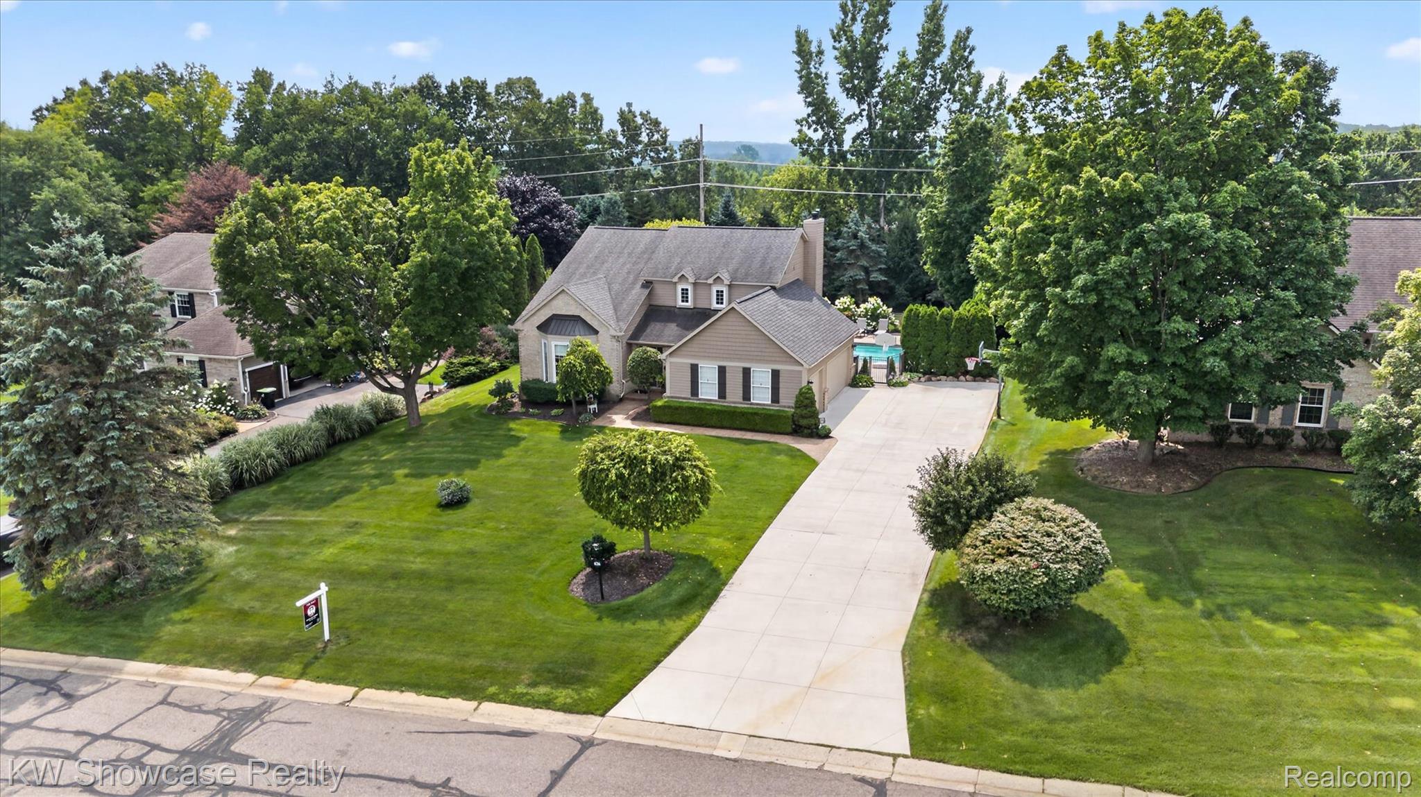 626 River Oaks Drive
