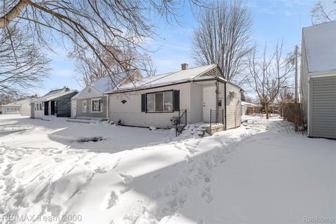 Tiny photo for 1236 E Evelyn Avenue, Hazel Park City, MI 48030 (MLS # 20261006216)