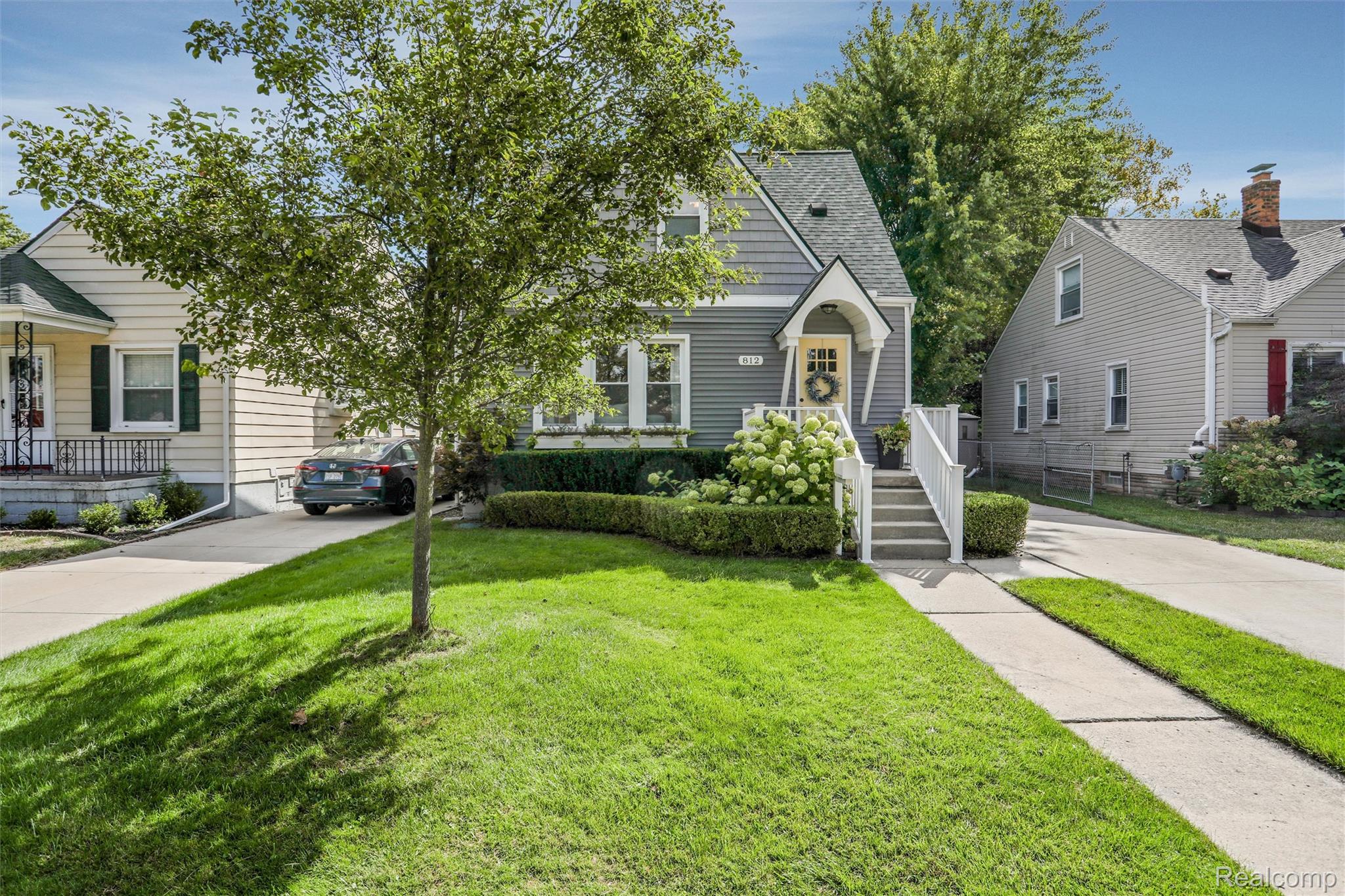 812 N Edison Avenue