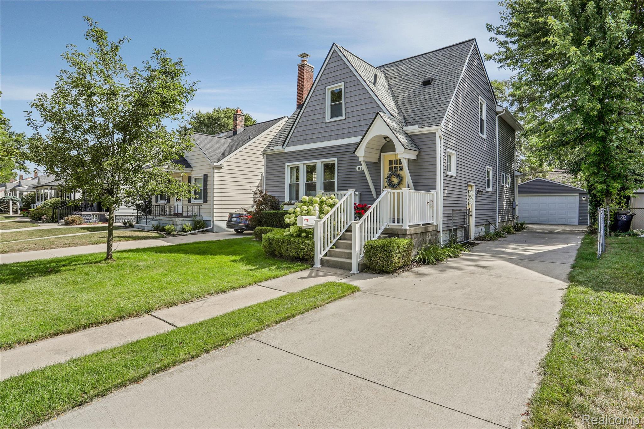 812 N Edison Avenue