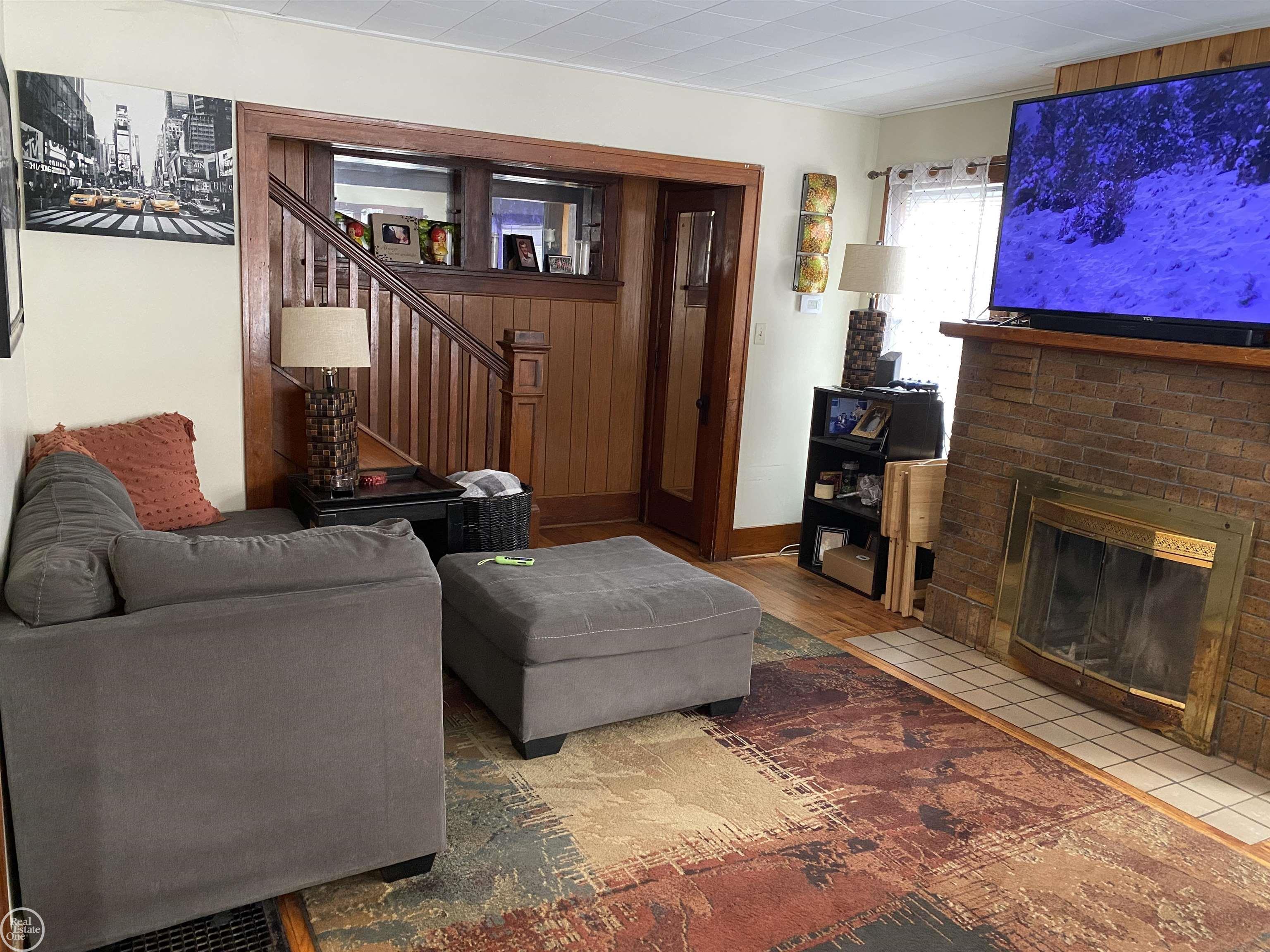 835 Vanderburgh Place