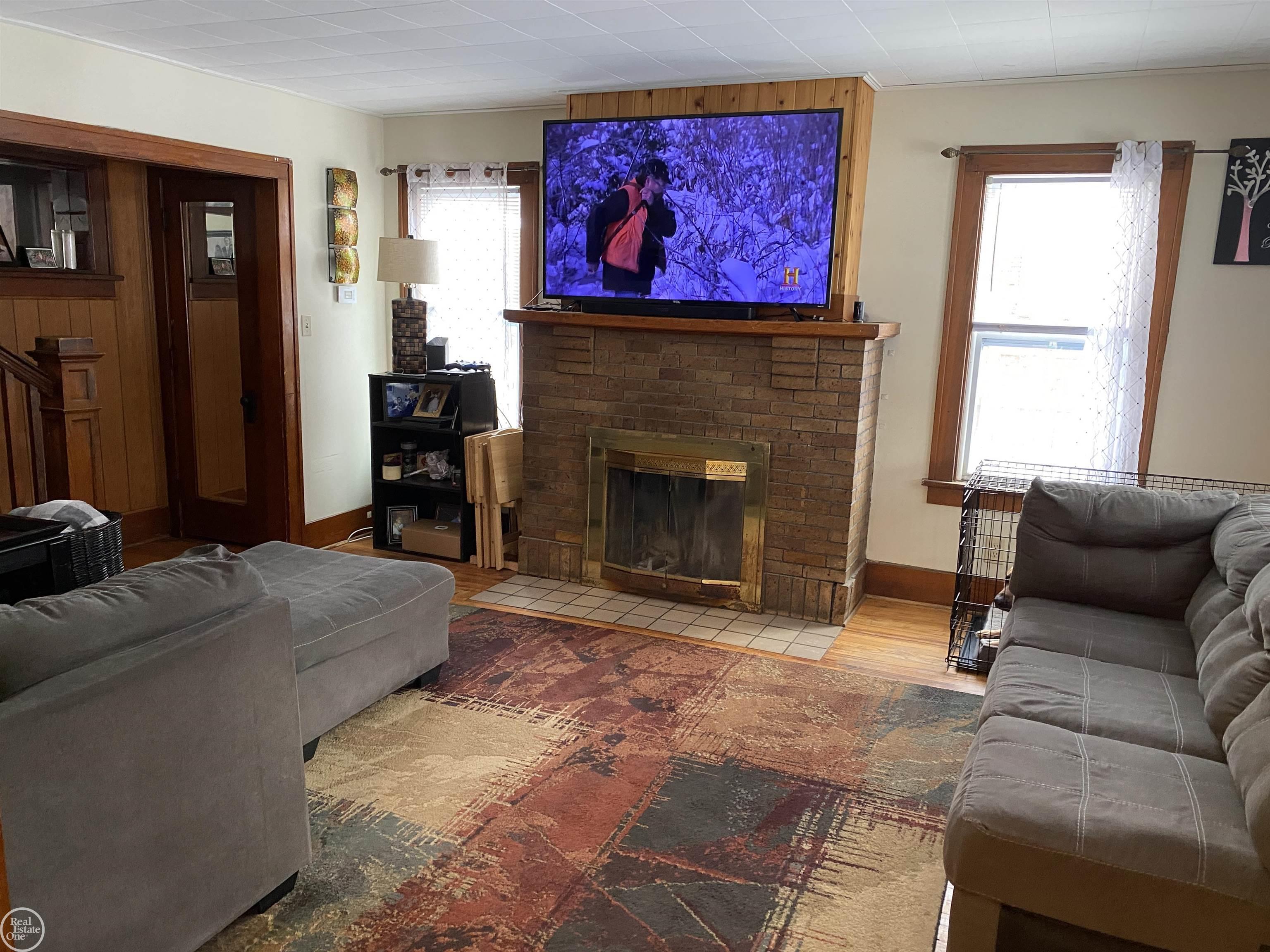 835 Vanderburgh Place