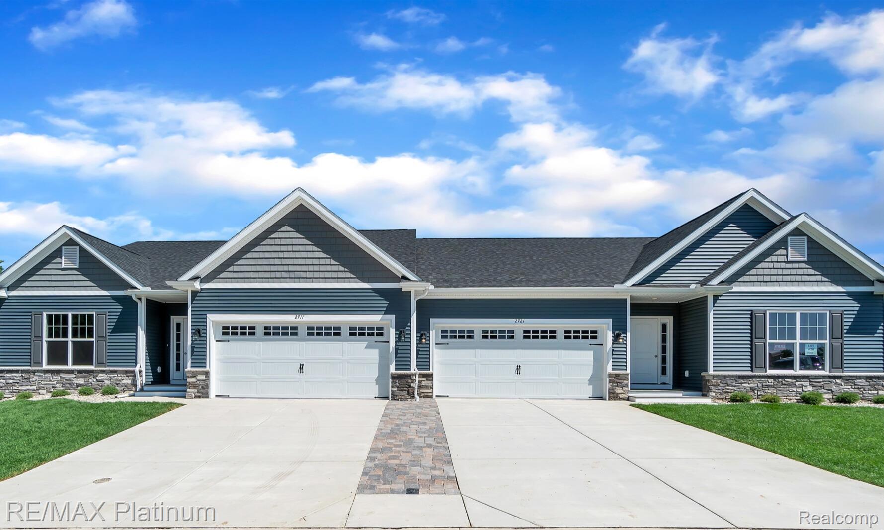 863 Oakwood Circle 23