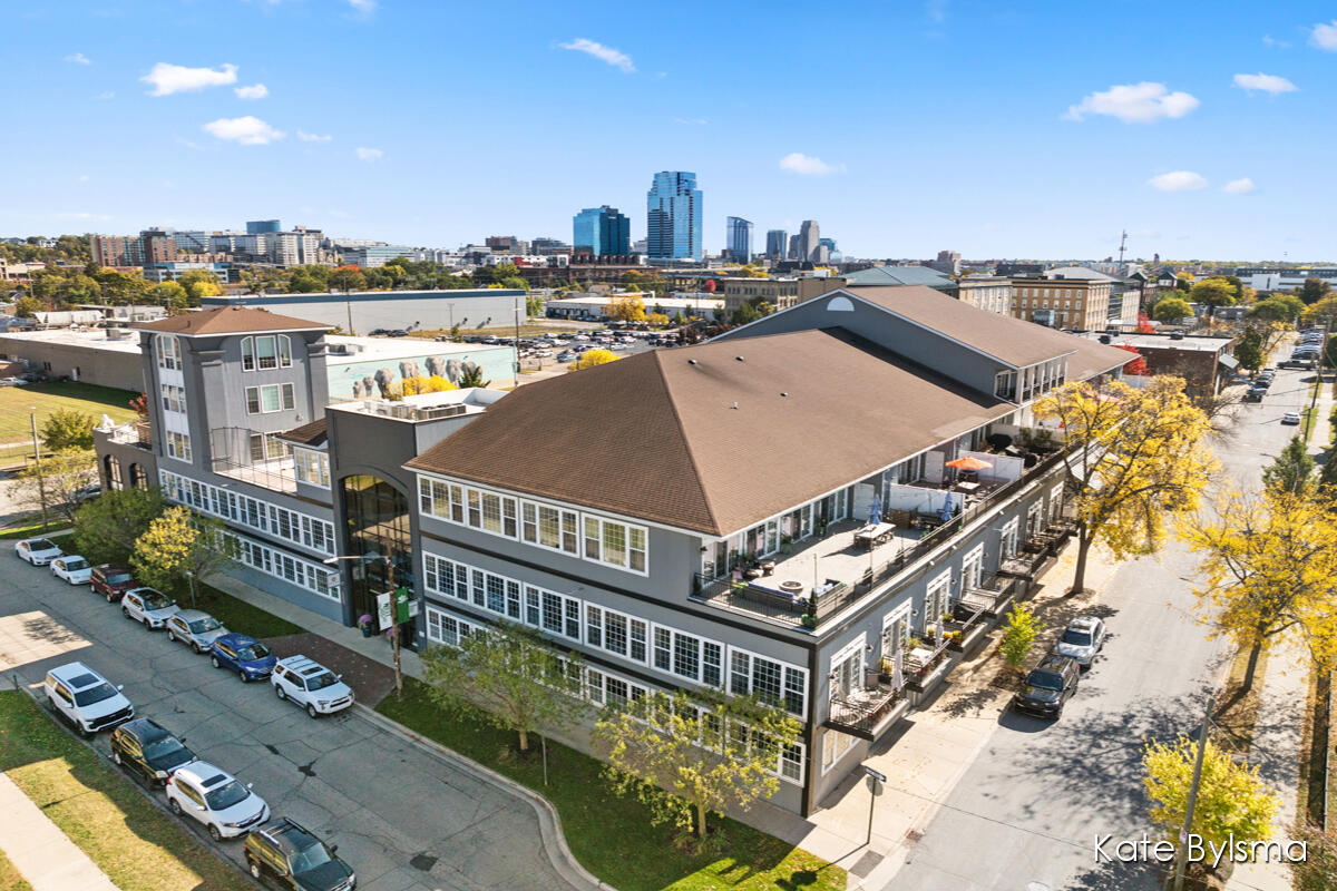 600 7th Street NW #205