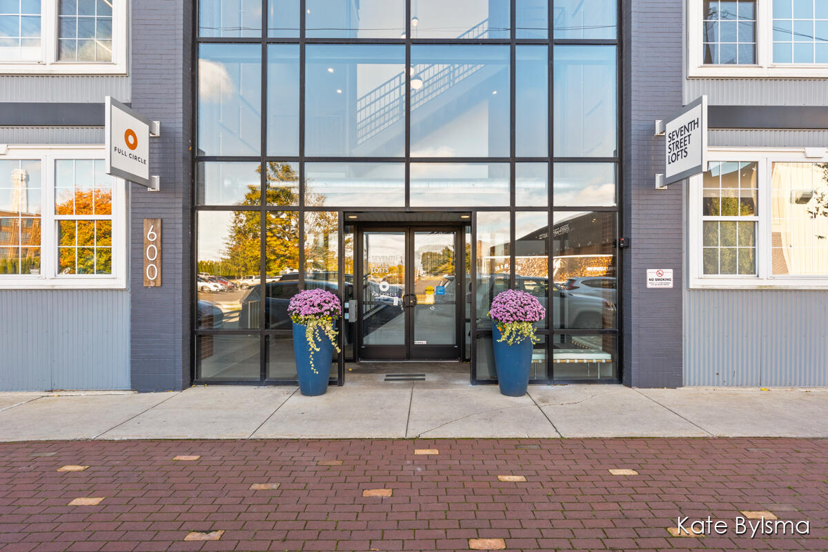 600 7th Street NW #205