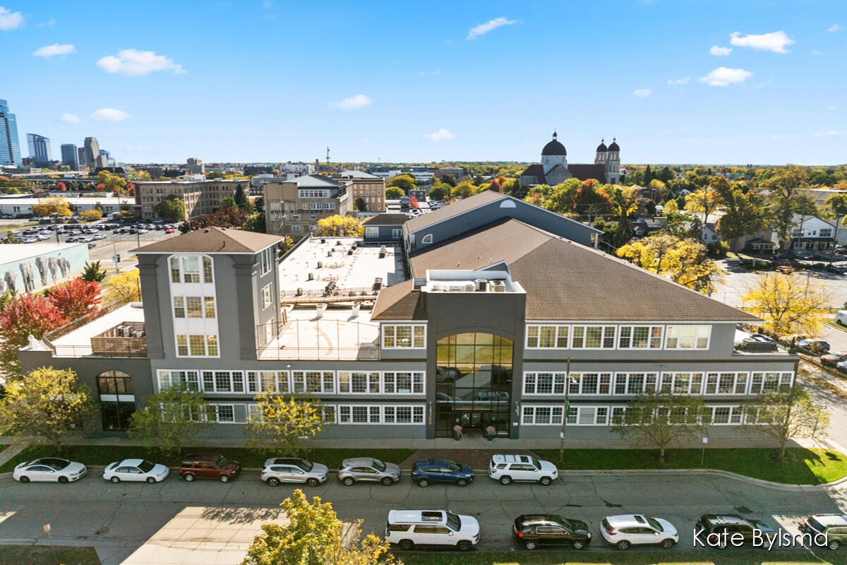600 7th Street NW #205