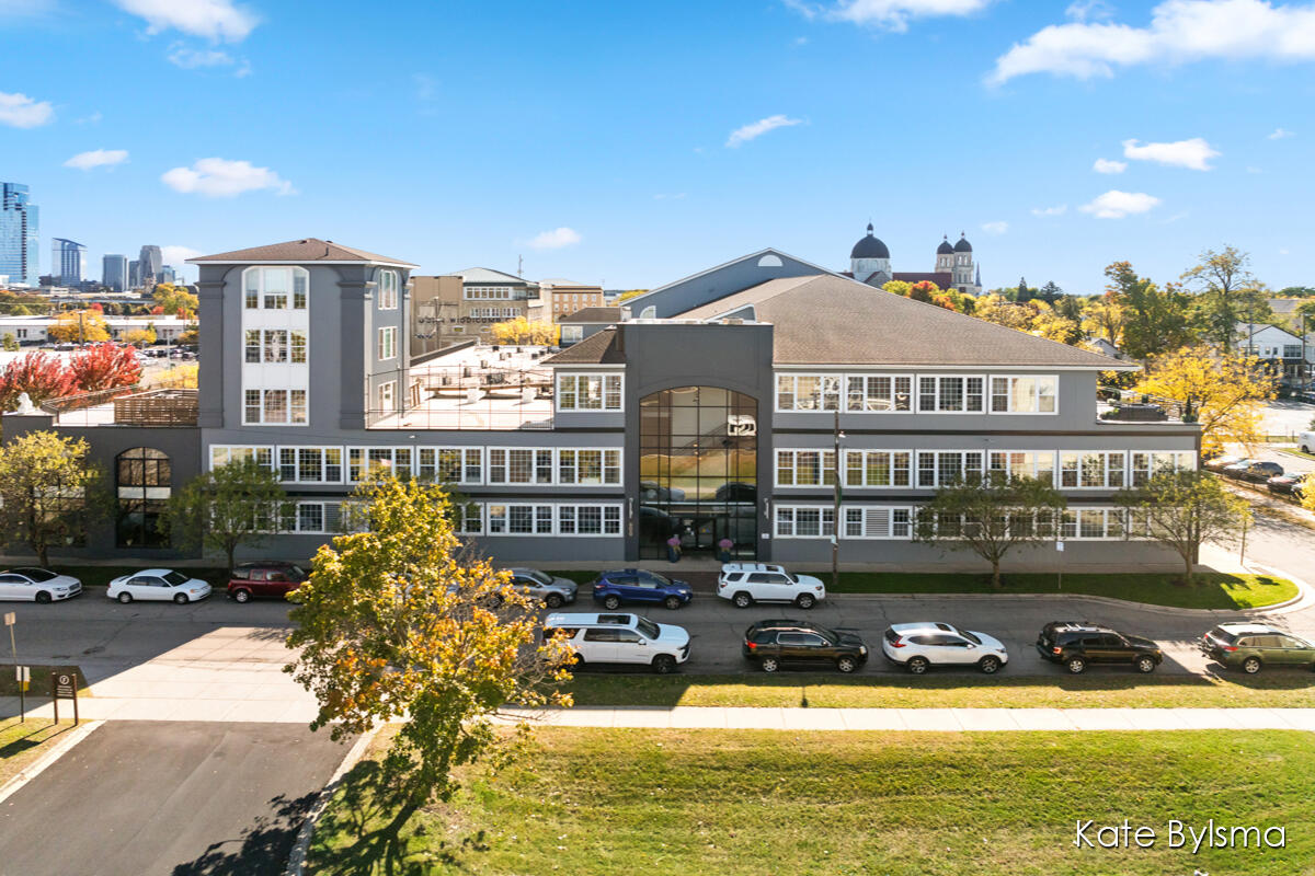 600 7th Street NW #205