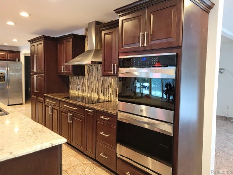 Tiny photo for 5549 Perrytown Drive, West Bloomfield Charter Township, MI 48322 (MLS # 20261083186)