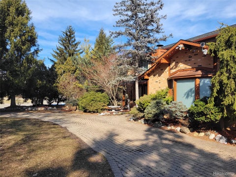Tiny photo for 5549 Perrytown Drive, West Bloomfield Charter Township, MI 48322 (MLS # 20261083186)