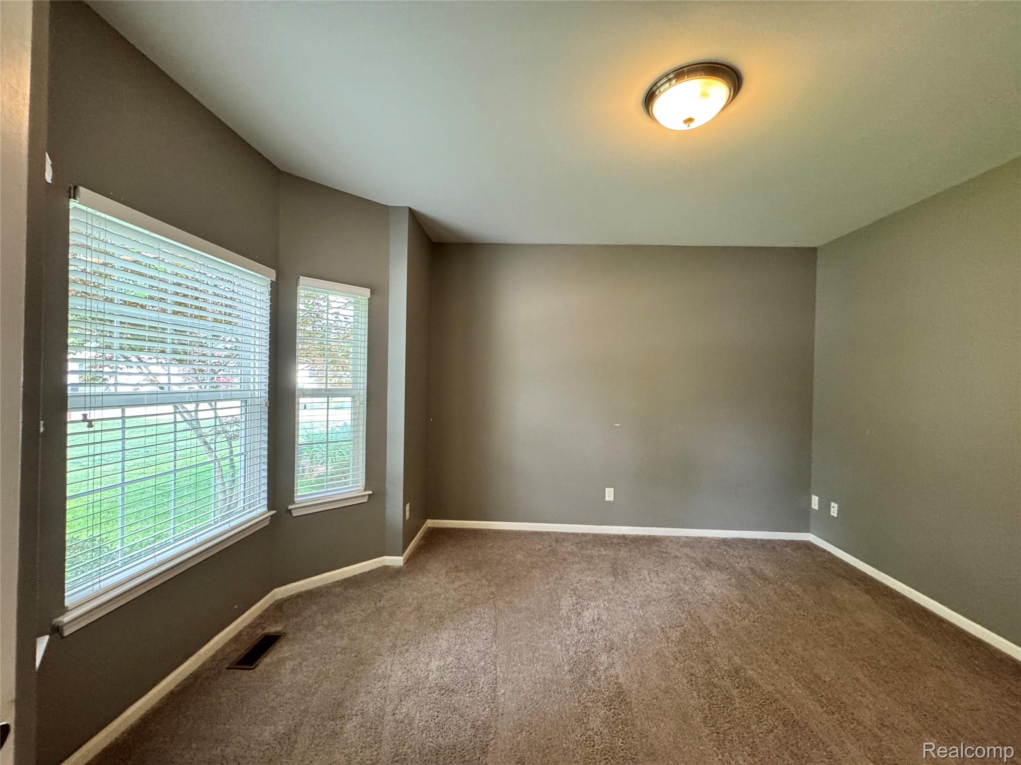 1058 ARTHUR Drive