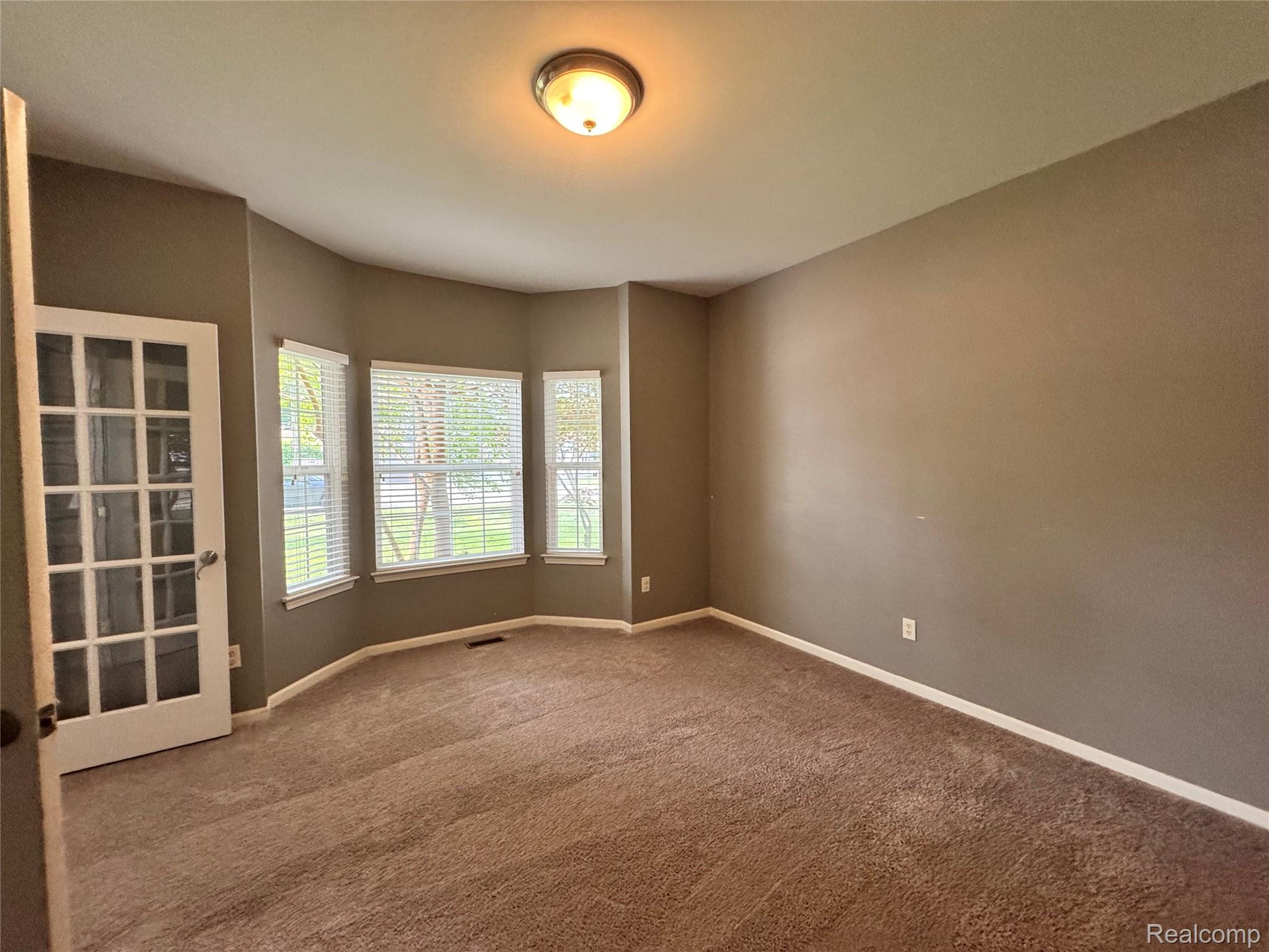 1058 ARTHUR Drive