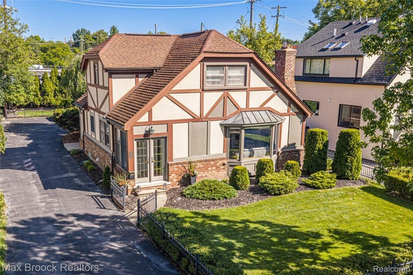 955 FOREST AVE, BIRMINGHAM, MI 48009 - Image bfbd2d18fbb20ec29988d89cceb129e6/688611109