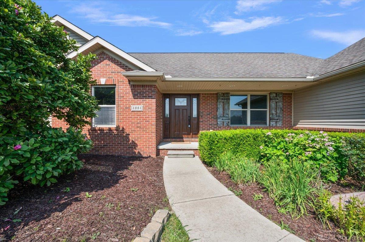 4884 Carls Lane