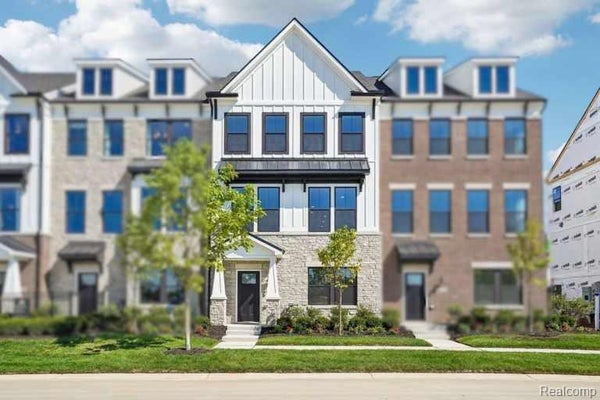 44025 OAKMONT DRIVE, PLYMOUTH, MI 48170 - Image bfc1e21bfc4c94dda847aa9a303480e4/4156825595