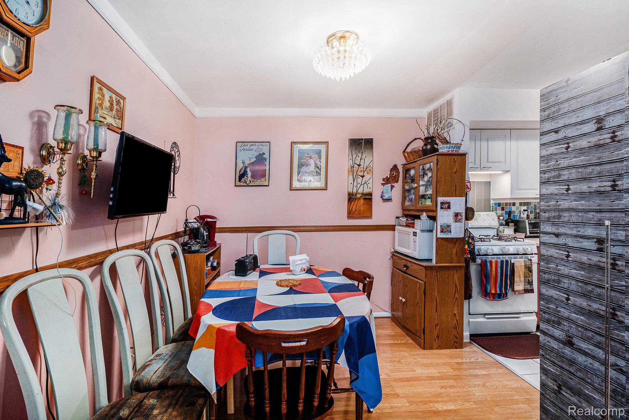 39824 Village Wood Circle