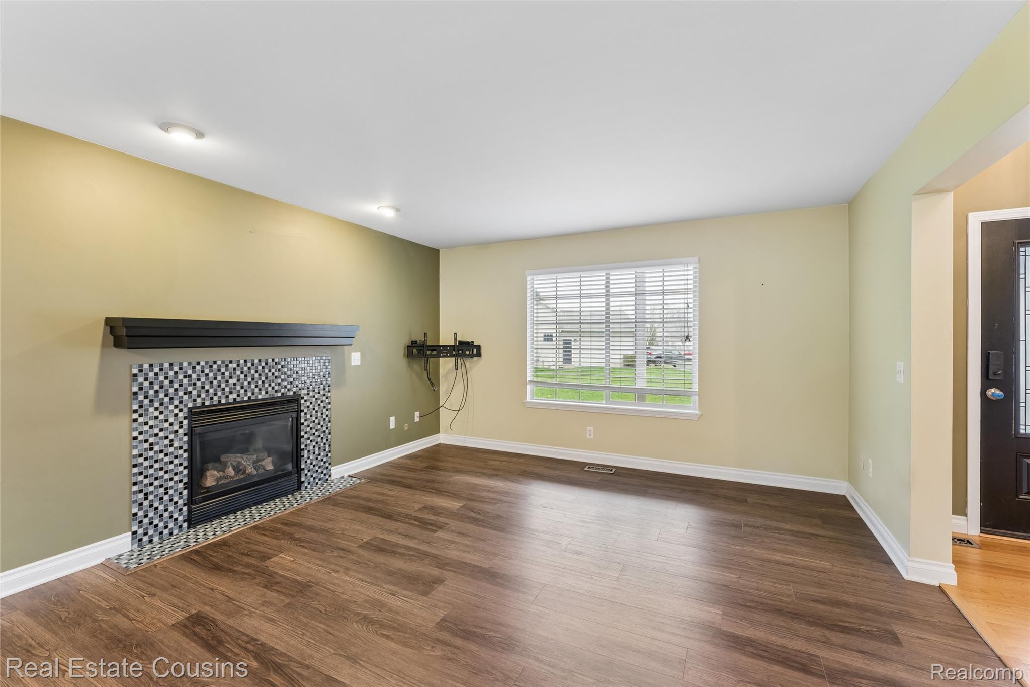 1520 NE Eden Gardens Drive S