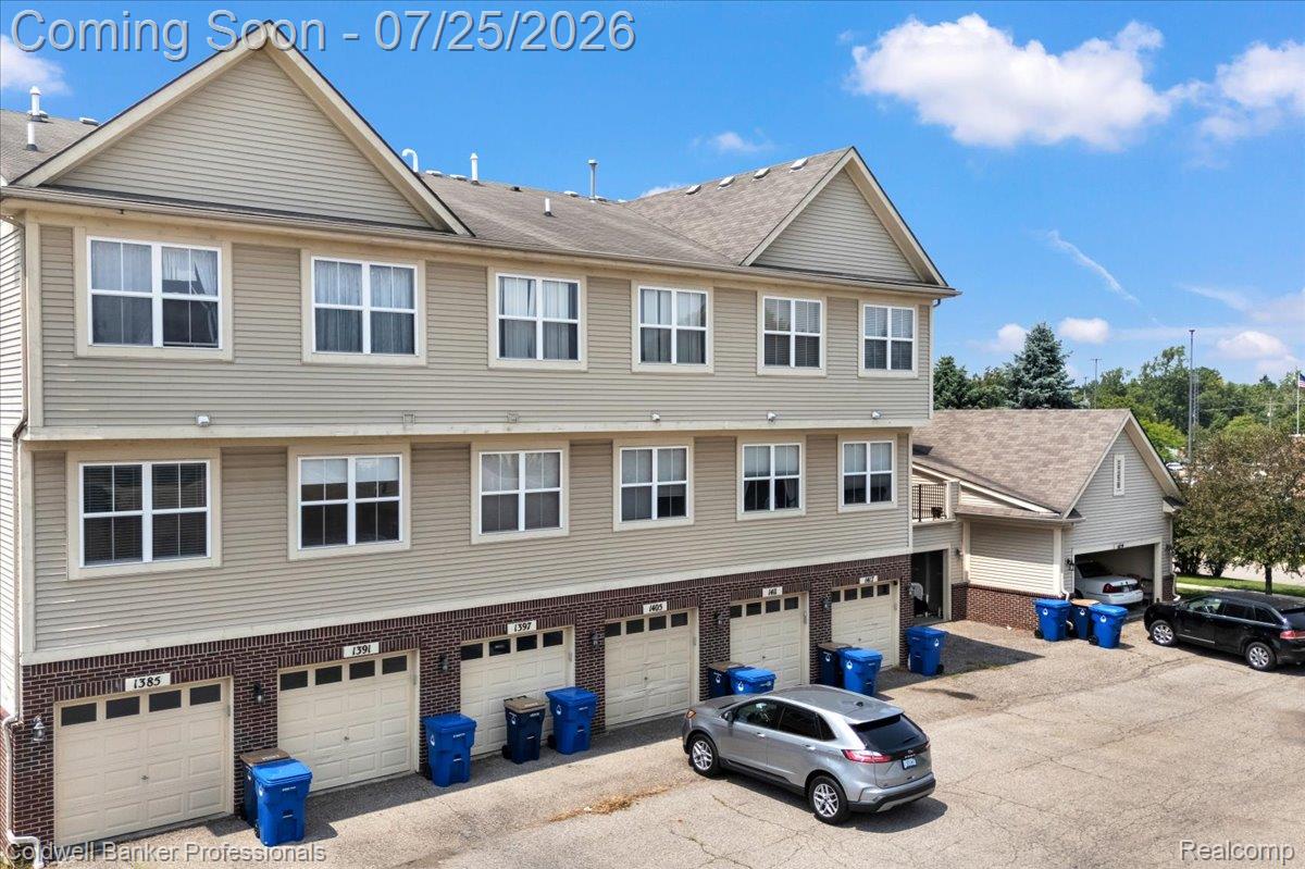 1385 Parkcrest Drive