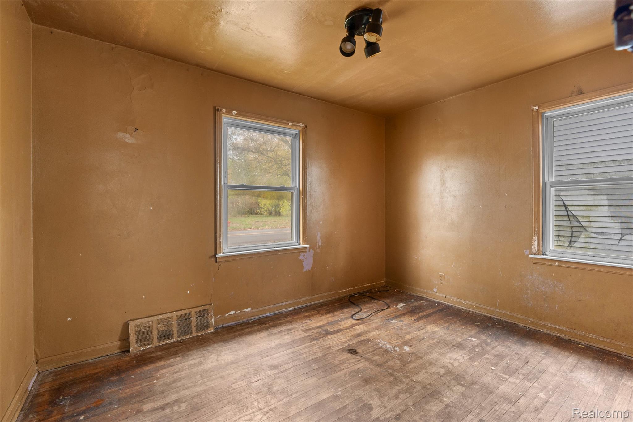 18467 Evergreen Road