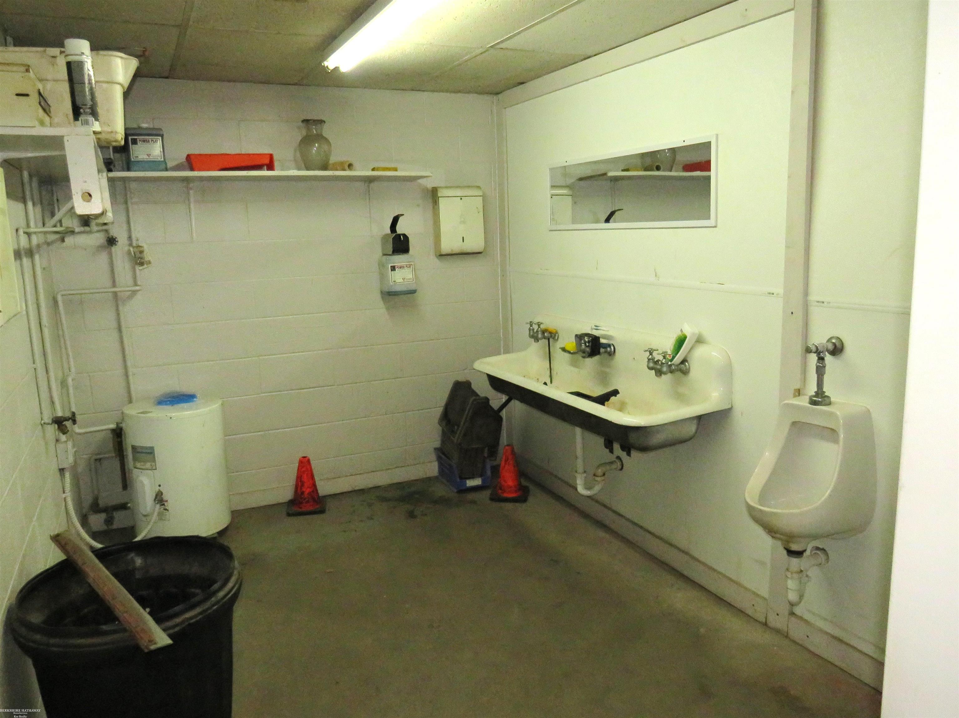 Warren, Michigan 48089, United States, ,Commercial,Pending,48991