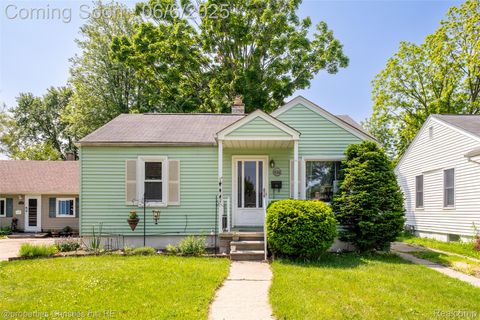 536 Andresen Court Hazel Park City MI 48030