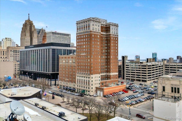 525 W LAFAYETTE BLVD # 18E, DETROIT, MI 48226 - Image bff220512a47caebe672a818db84dc8a/3275354782