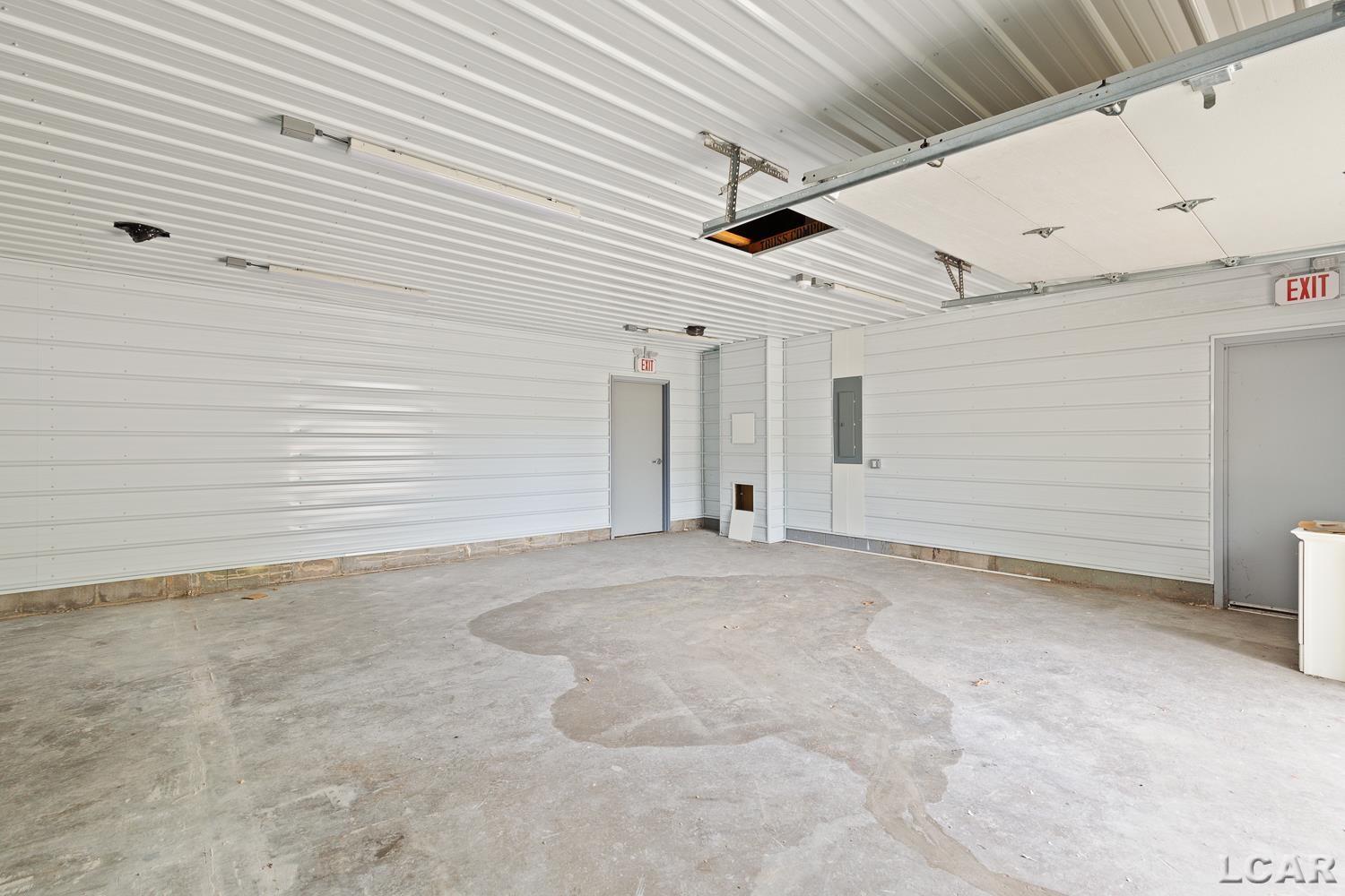 1105 E Beecher Street