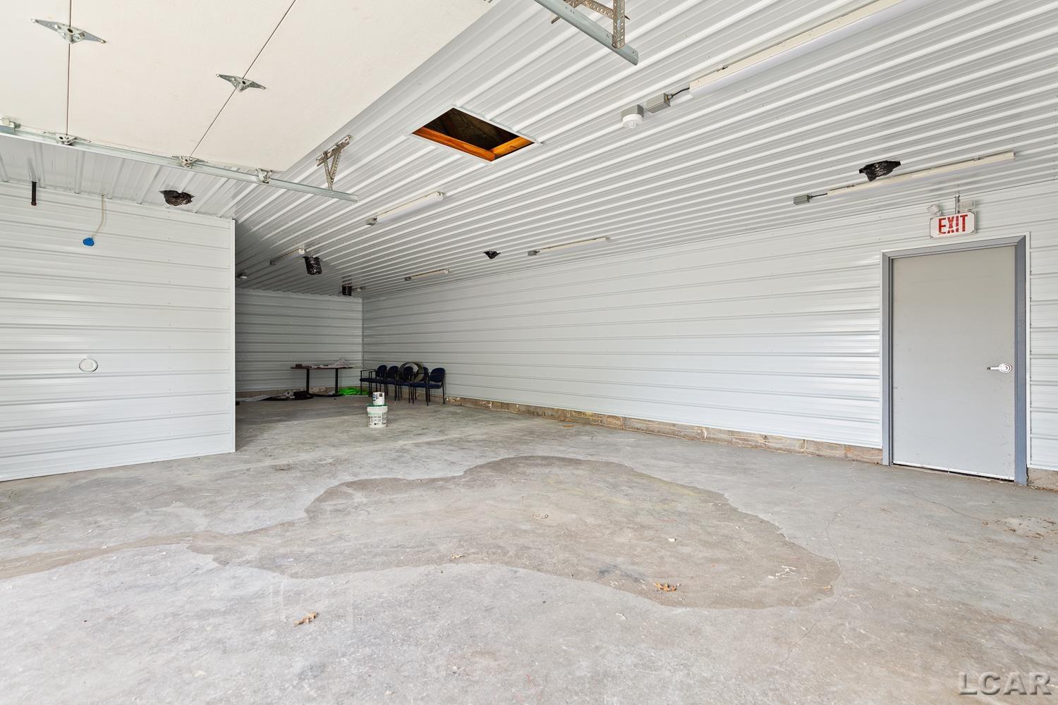 1105 E Beecher Street