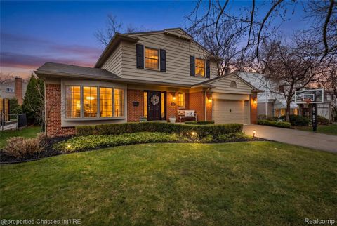 1628 Old Salem Plymouth City MI 48170