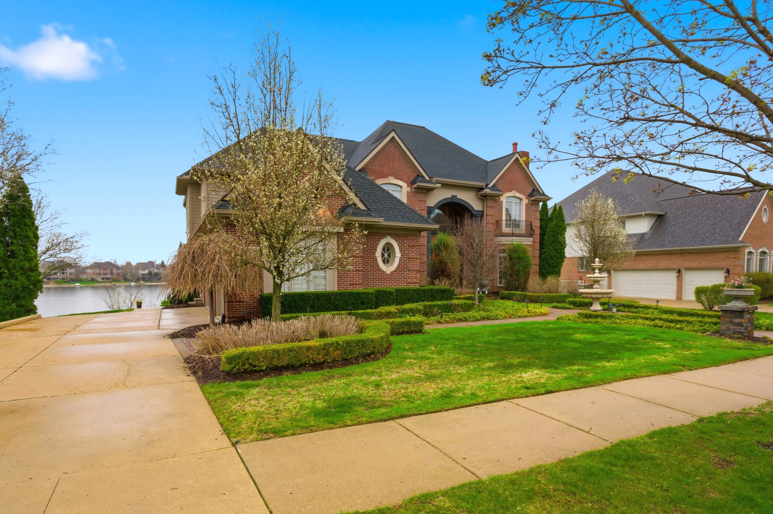 18356 Clairmont Circle W