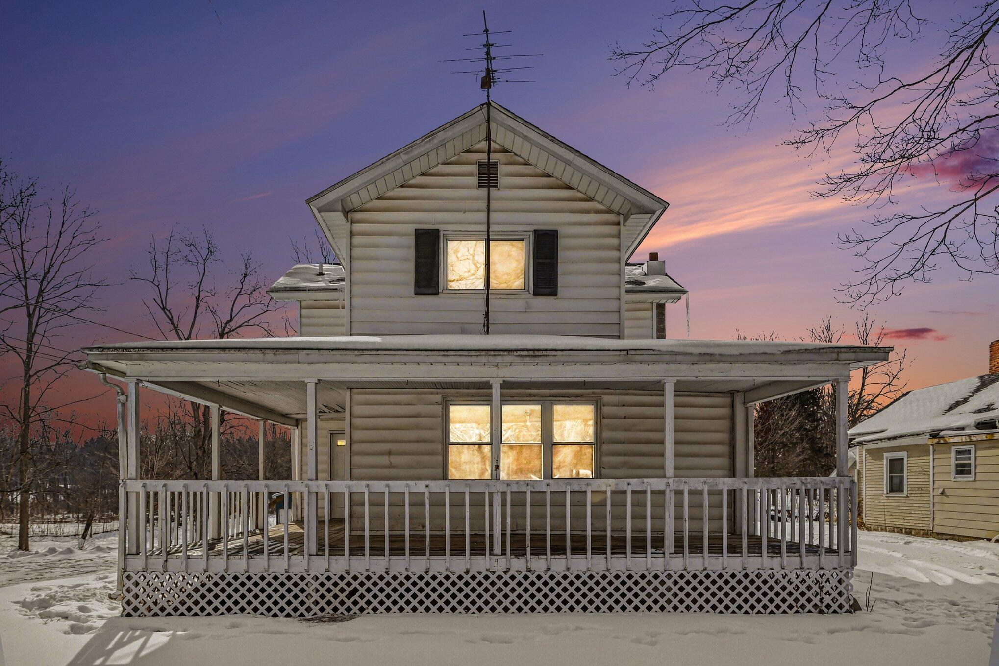 224 E Francis Street