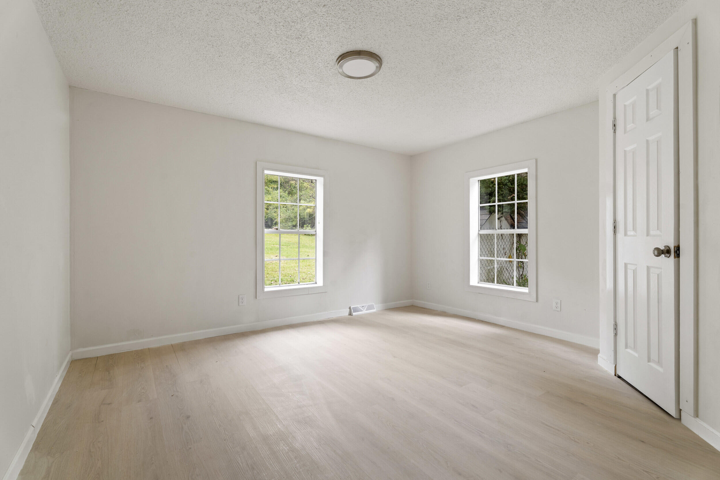 12690 N Red Bud Trail