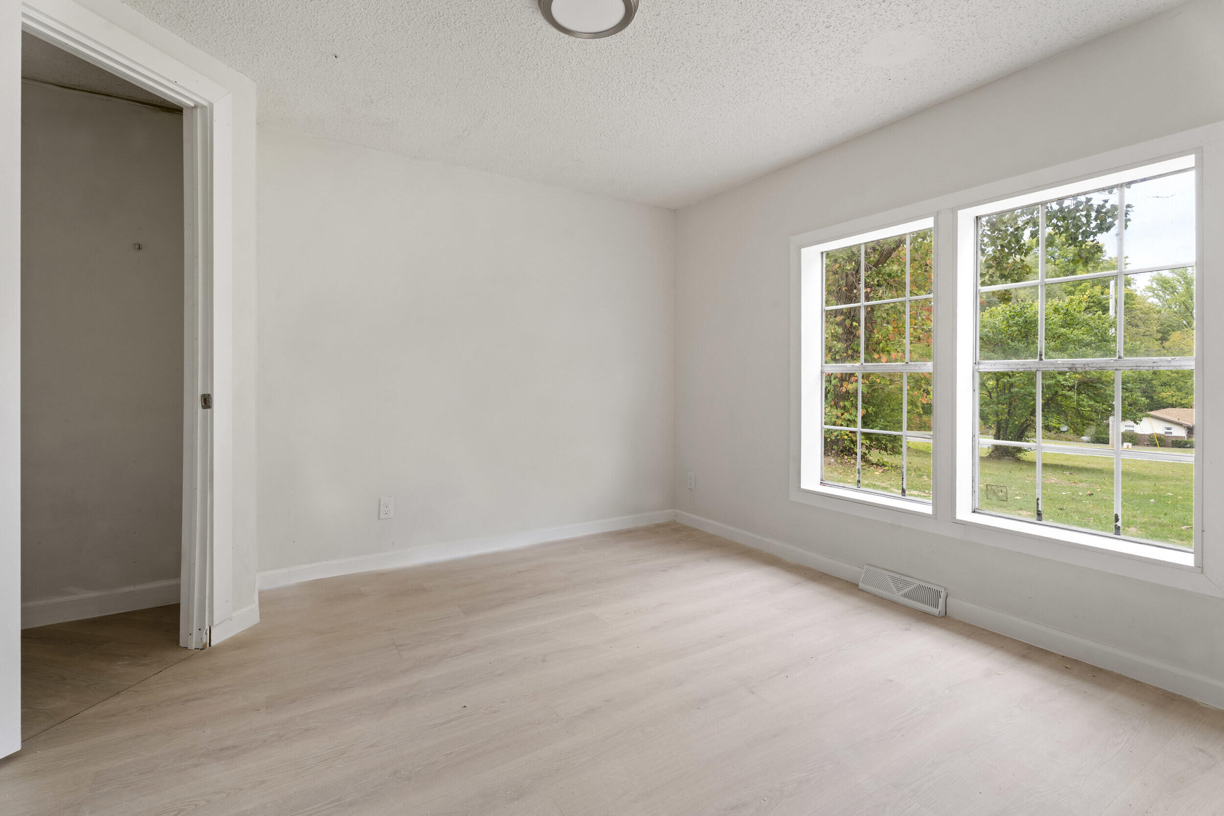 12690 N Red Bud Trail