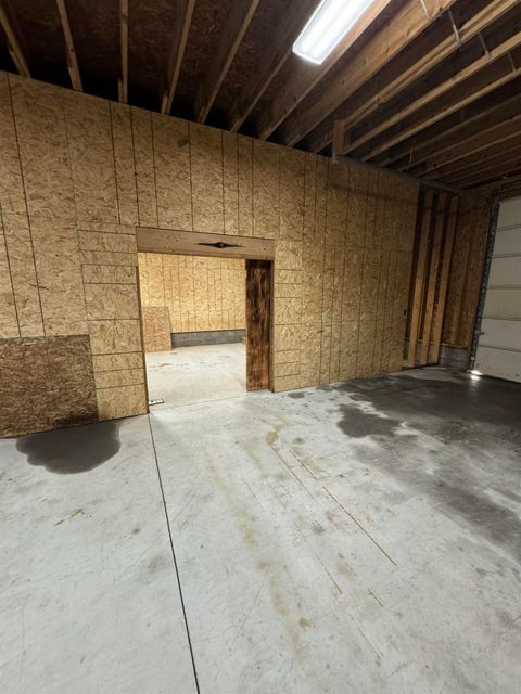 listing image 75