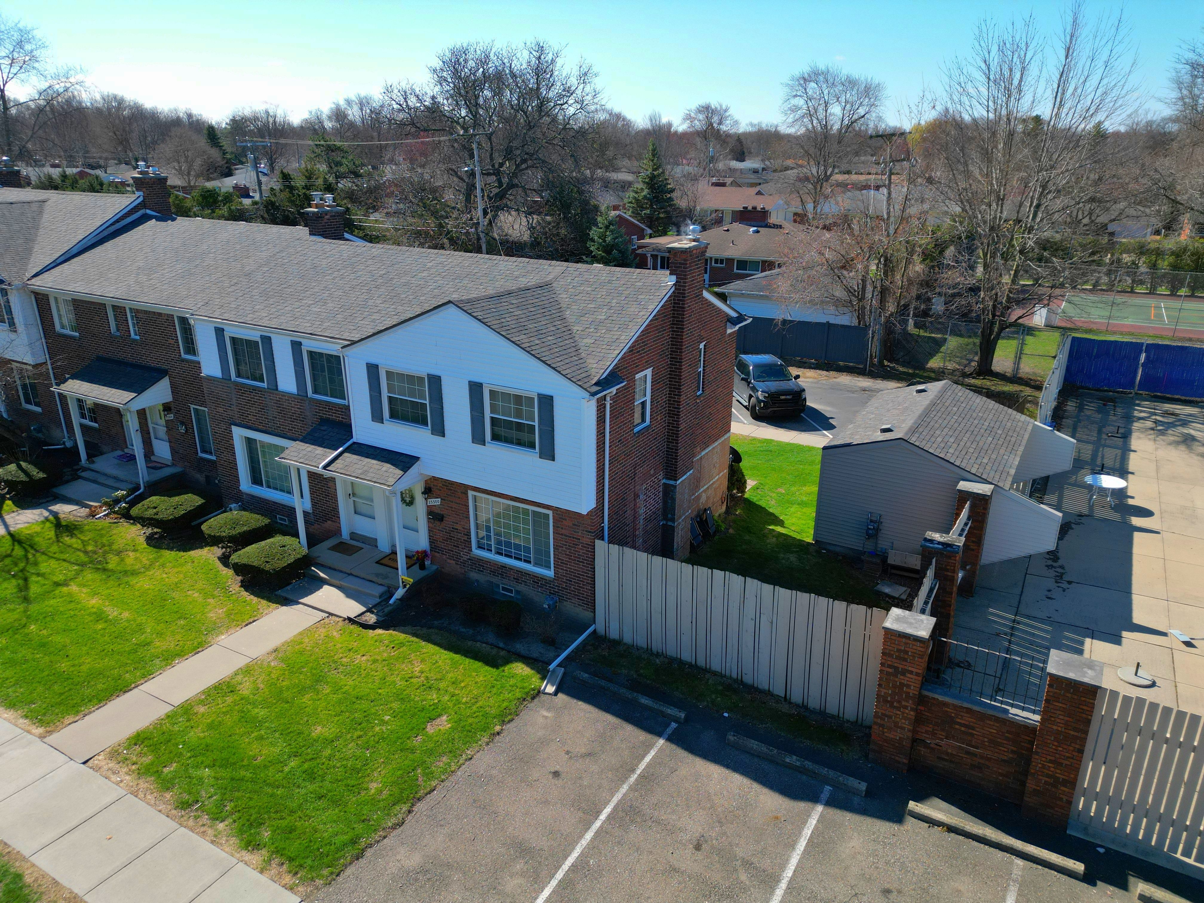 23300 EDSEL FORD Court 25