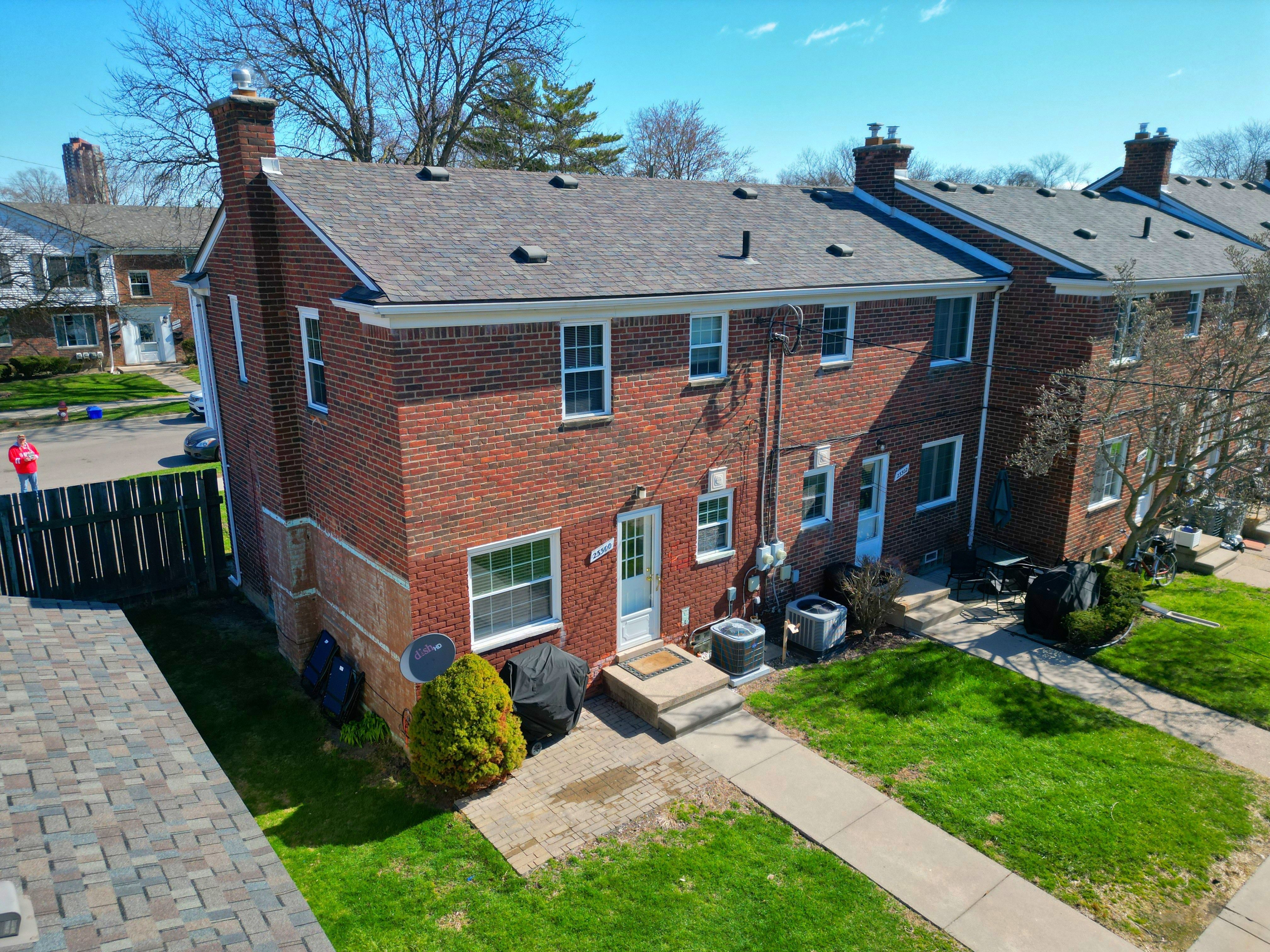 23300 EDSEL FORD Court 25