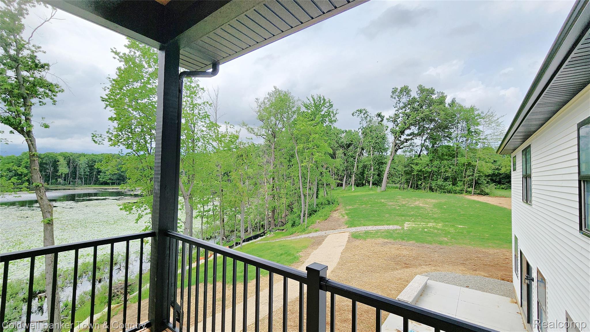 4789 Lakeshire Drive