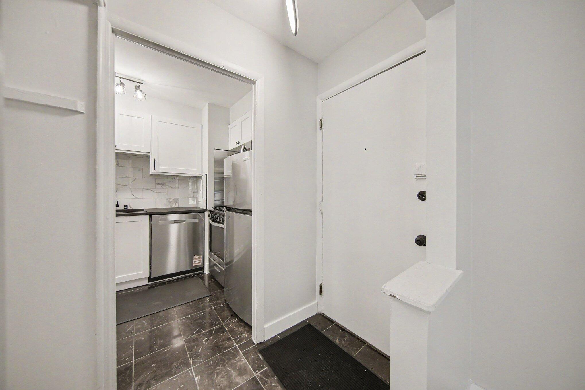1261 Island Drive 201