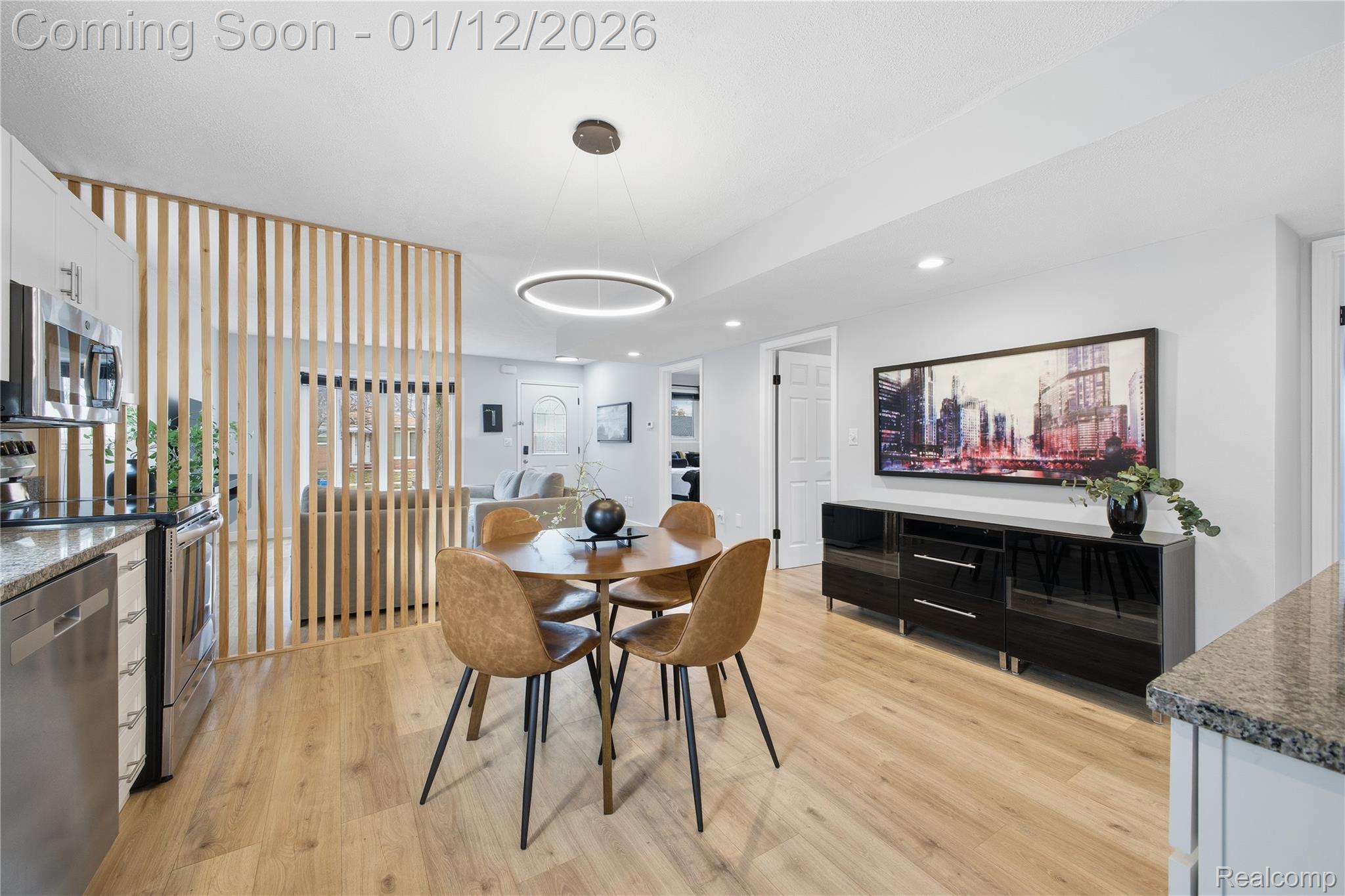 393 W Hudson Avenue E