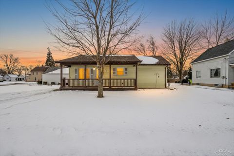 203 Park Avenue Auburn City MI 48611