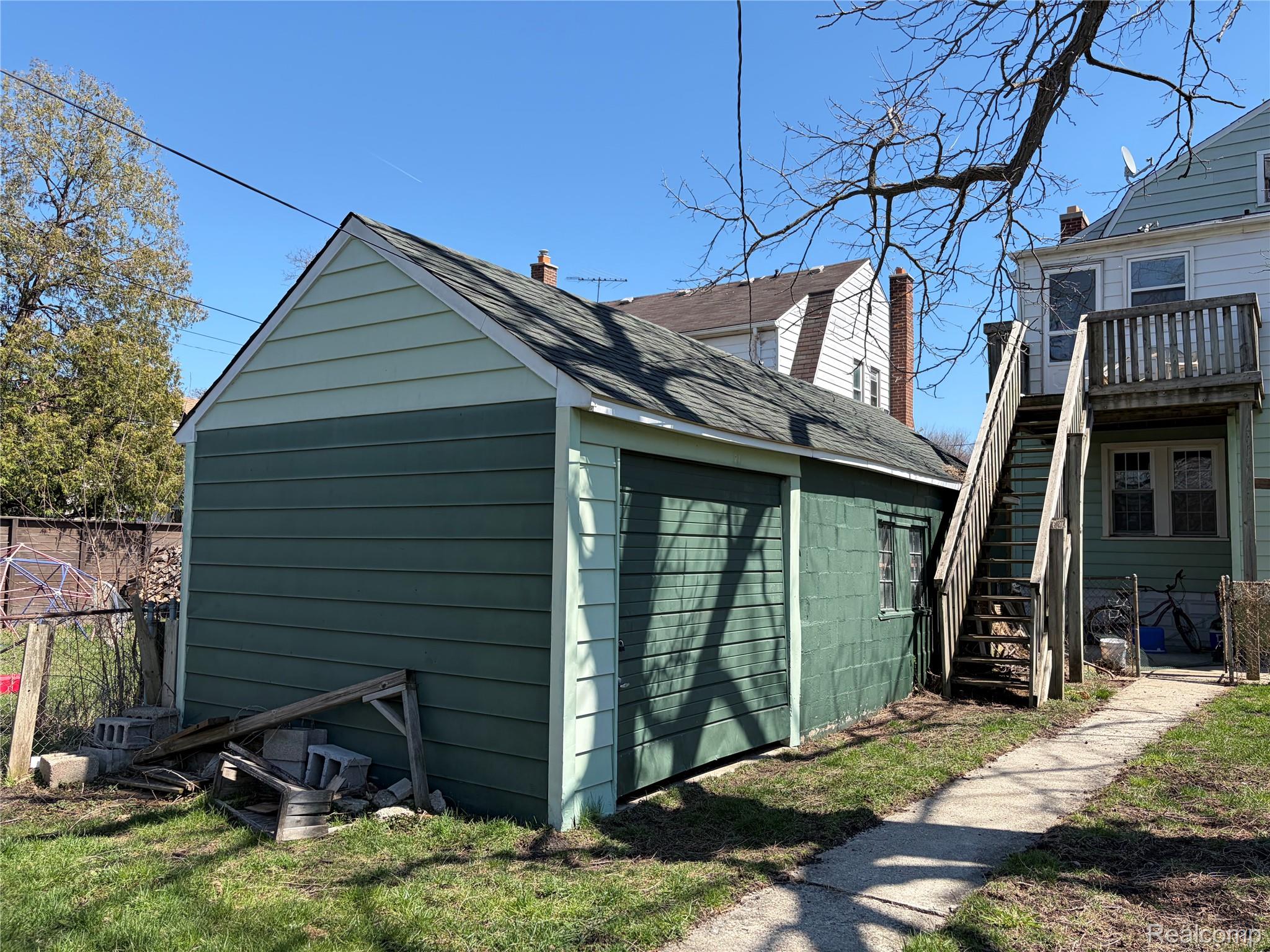 300 2nd Street