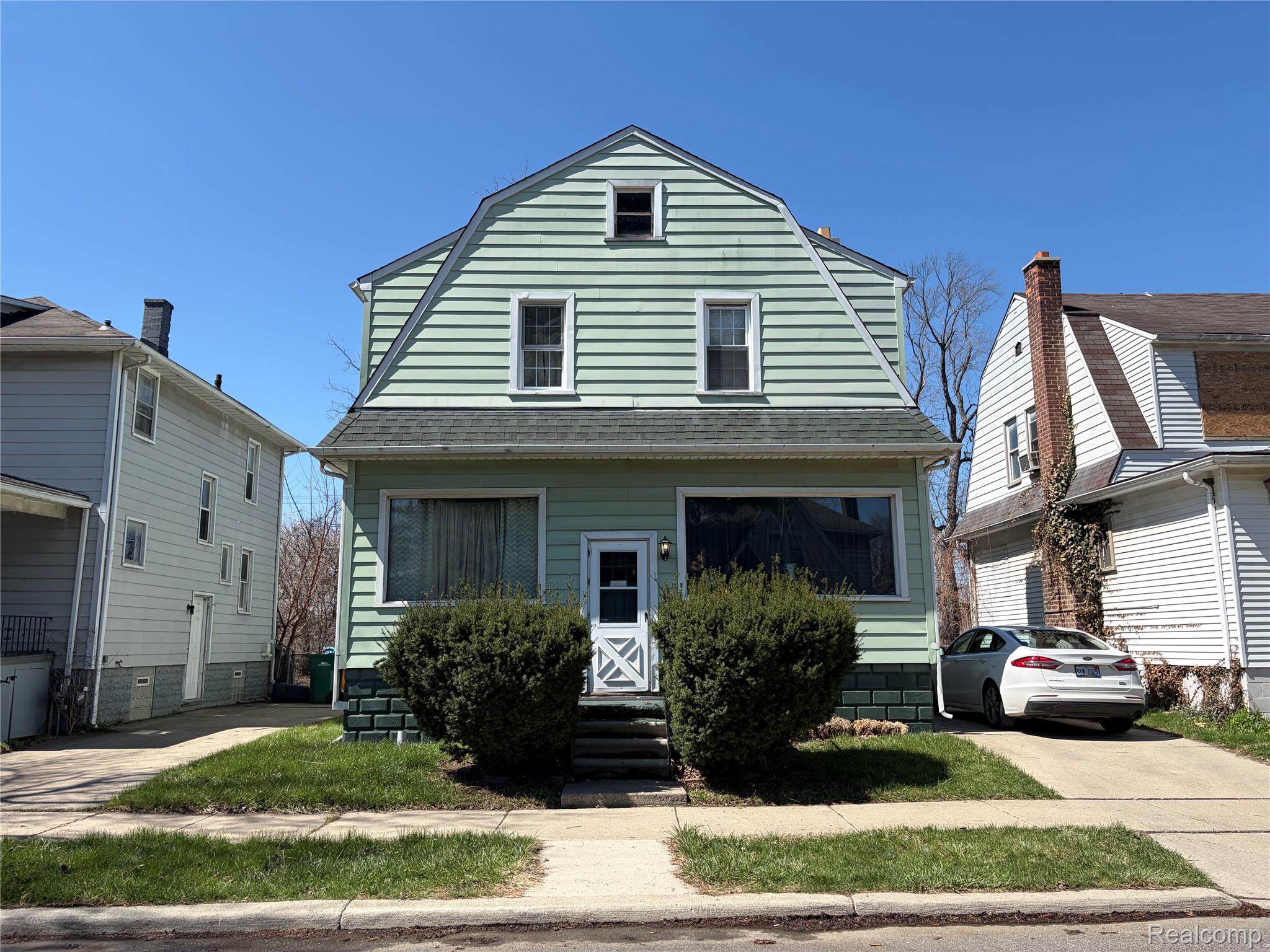 300 2nd Street