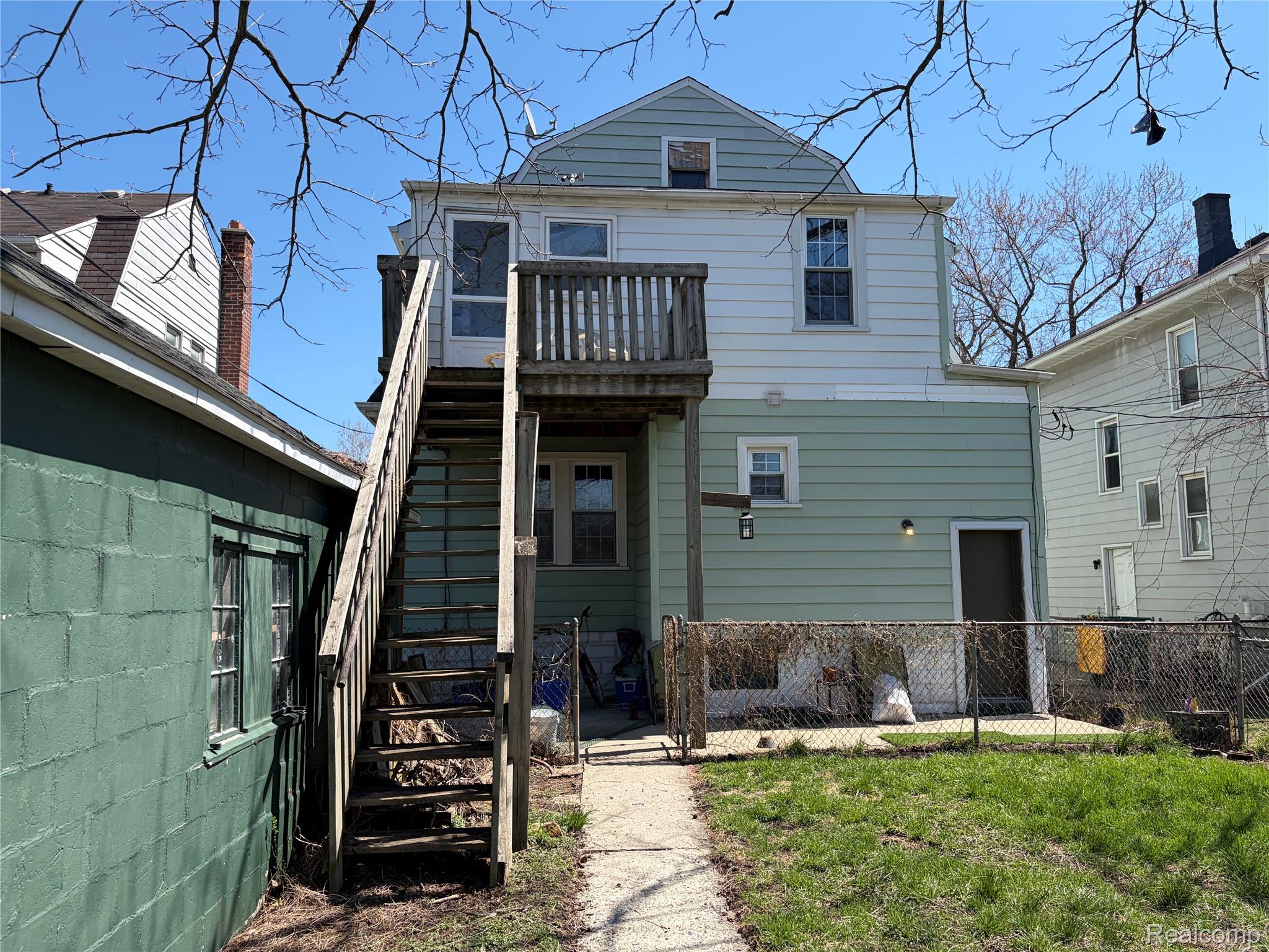 300 2nd Street