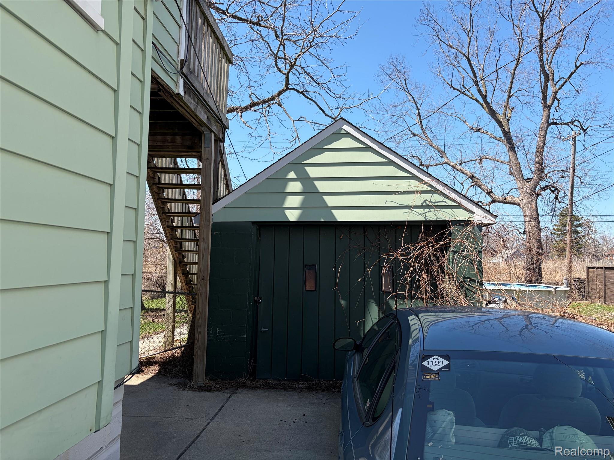 300 2nd Street