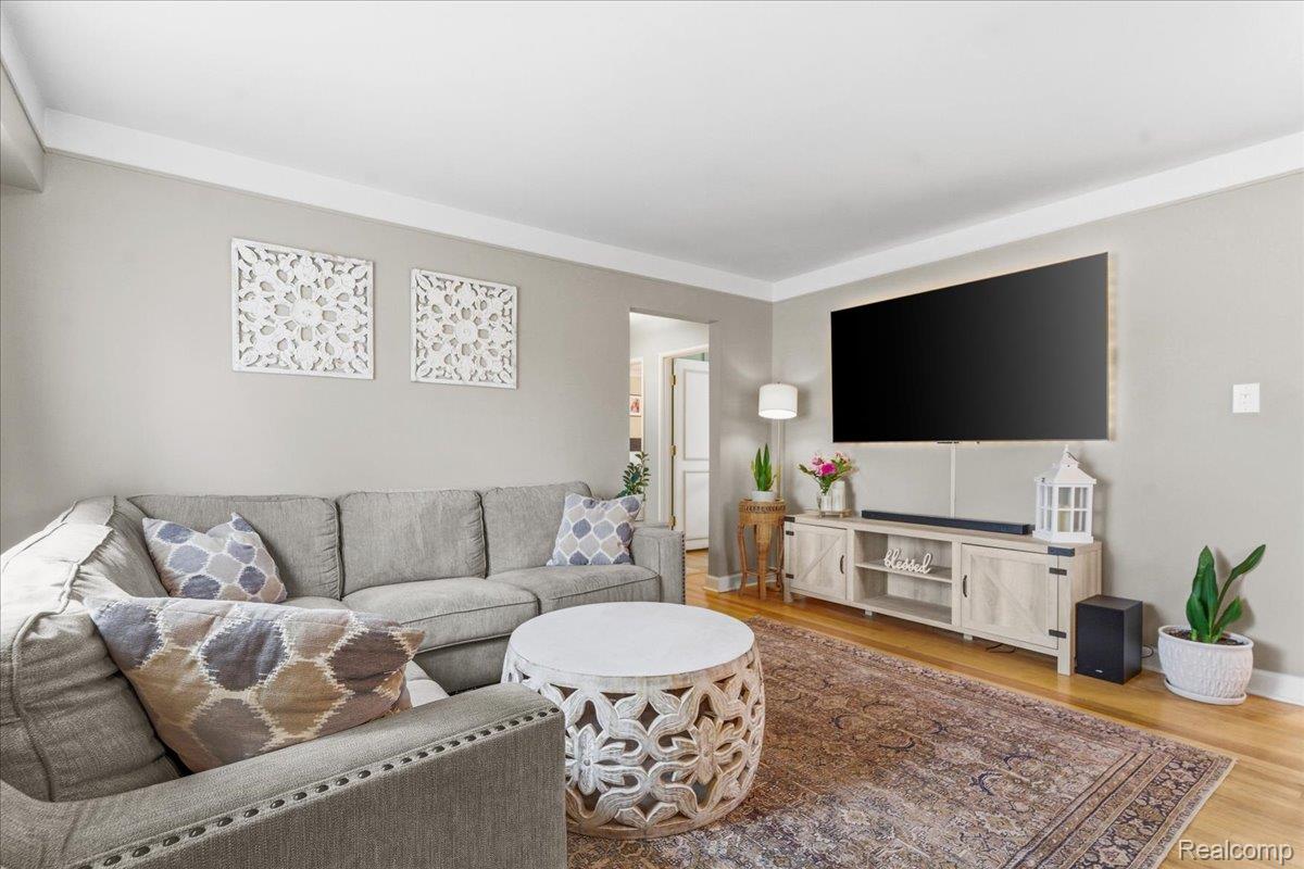 29750 W Chicago Street