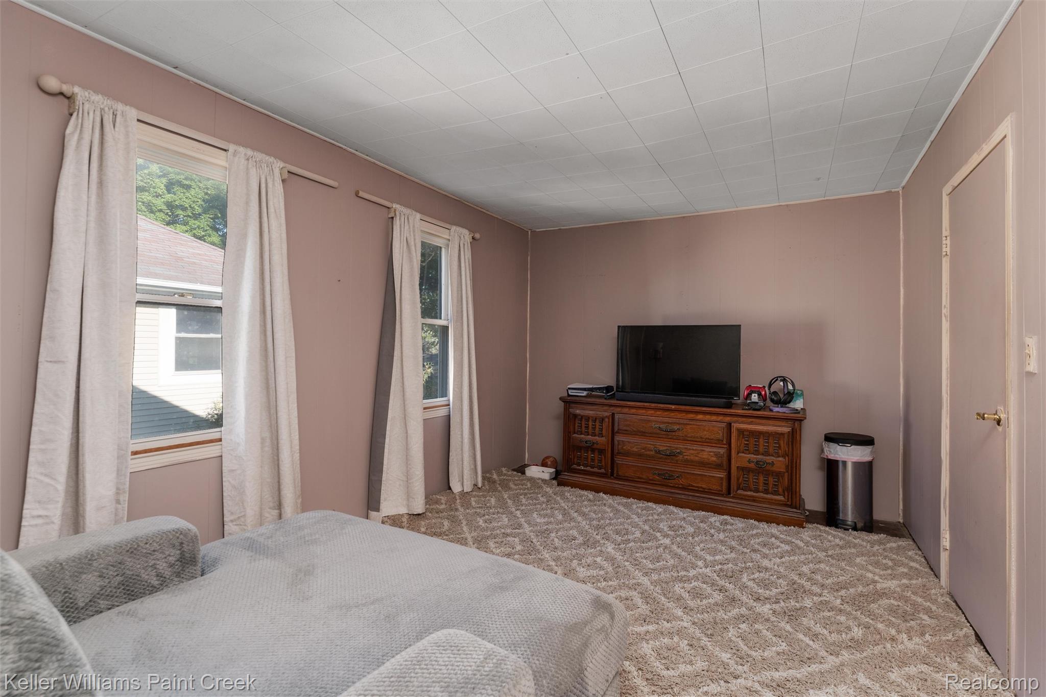 328 Ferndale Avenue
