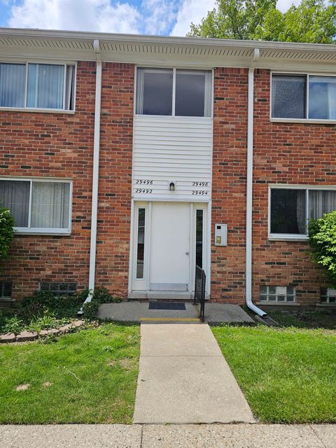 29498 Hoover Road Warren City Macomb MI 48093