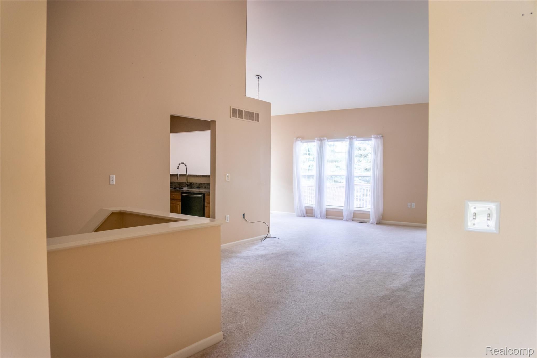 6575 Cortland Avenue 24