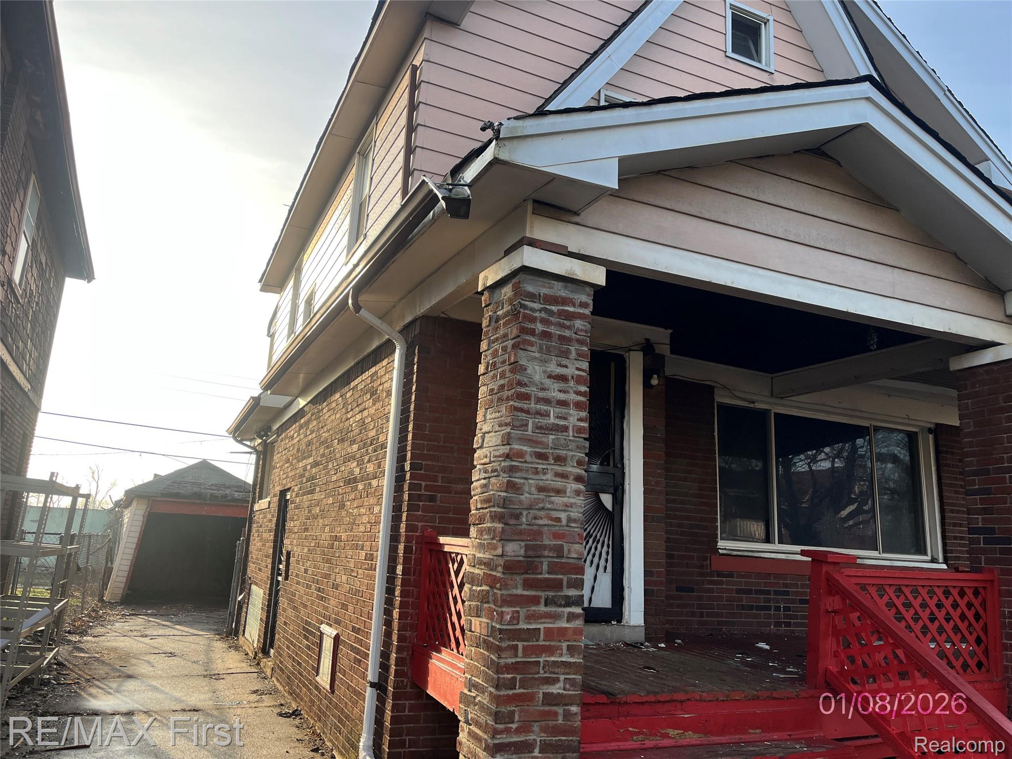 4887 Cortland Street