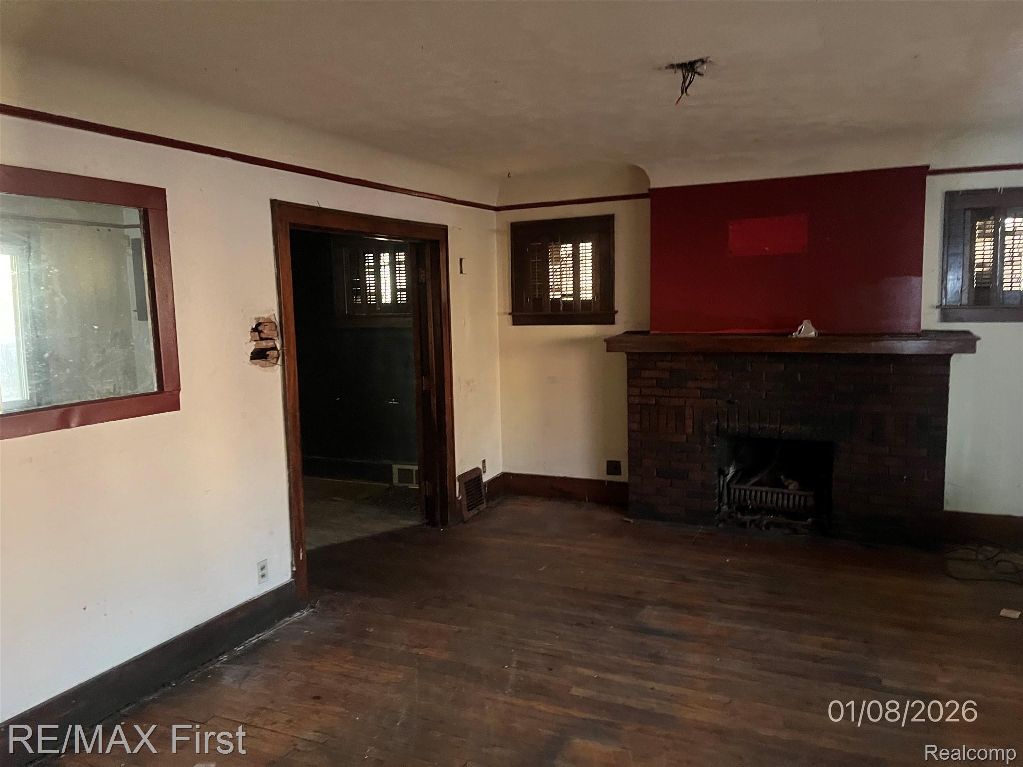 4887 Cortland Street