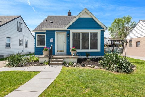2071 Gardner Avenue Berkley City Oakland MI 48072